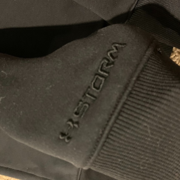 UNDER ARMOUR HOODIE MEDIUM - Picture 2 of 5